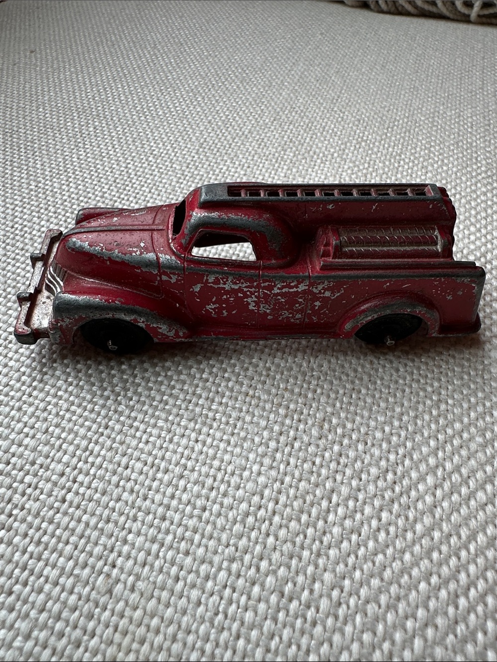 Vintage Manoil Fire Engine Ladder Truck Diecast Toy #709 USA Cast Metal